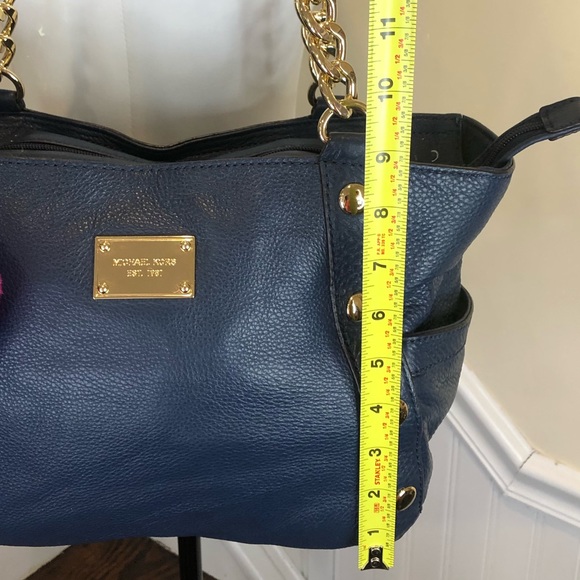 MICHAEL KORS Gold Studded Navy Blue Tumbled Leather Side Pocket Shoulder Bag NWT - Picture 12 of 16